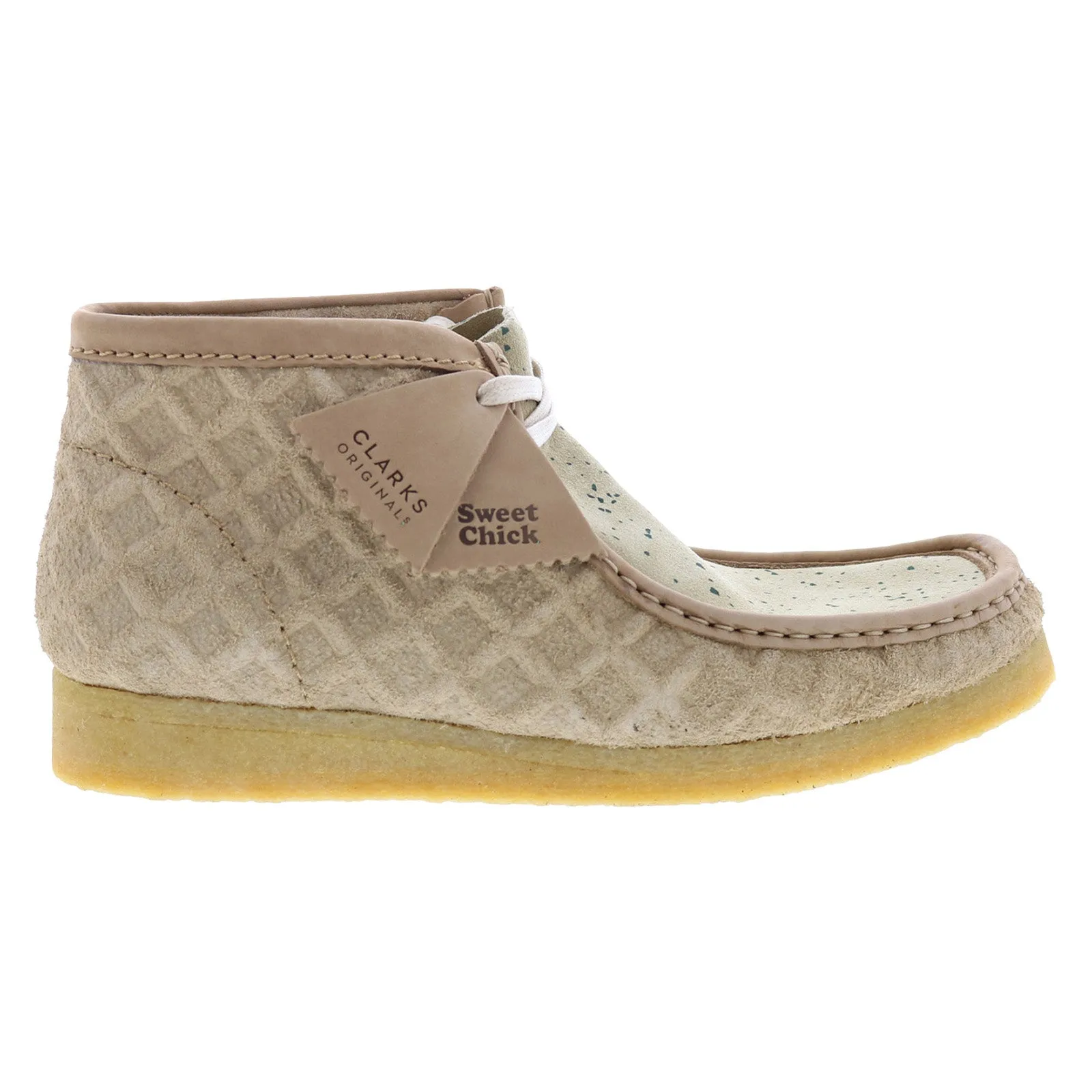 Biking Trip Simple Fit Clarks Wallabee Boot 26163444 Mens Beige Suede Lace Up Chukkas Boots