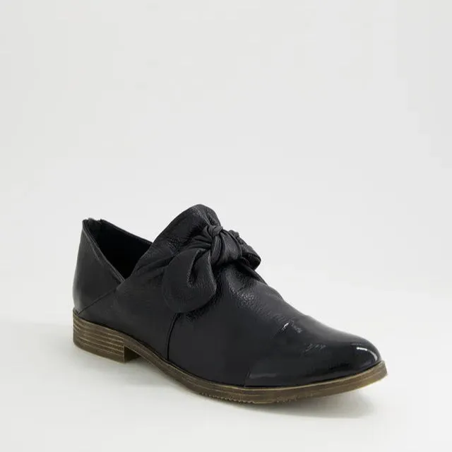 Wood Walk DJANGO & JULIETTE KYMANI BLACK PATENT