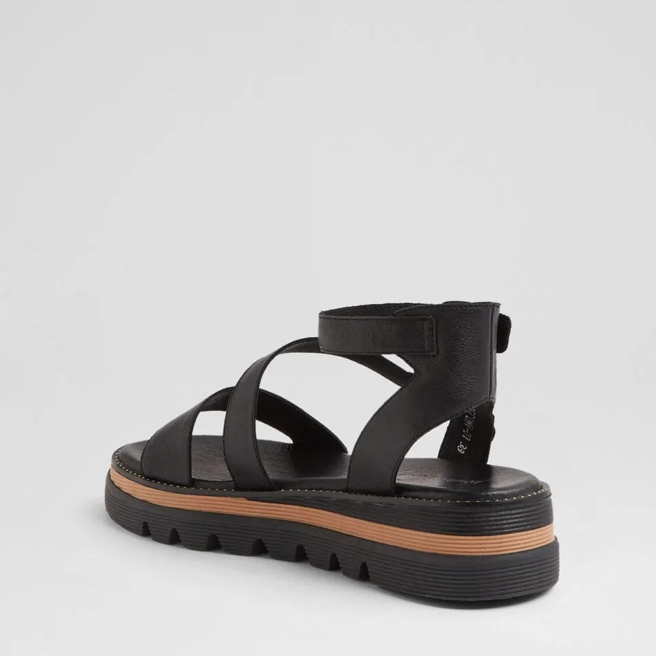DJANGO & JULIETTE SELIMA BLACK Fresh Design Quick Buckle