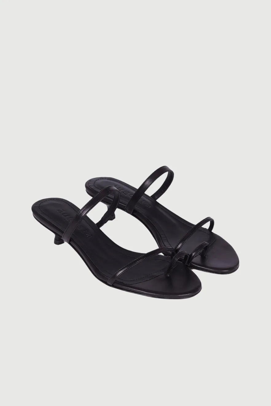 Cushioned heel Flexible Construction Daisy Sandals in Black Leather