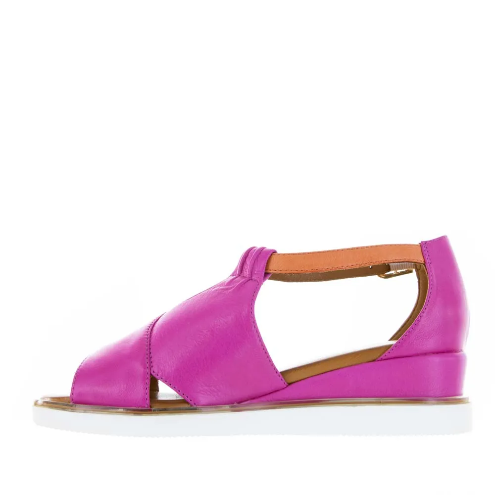 Vacation Trip Urban Stroll LE SANSA TOSCA HOT PINK TAN