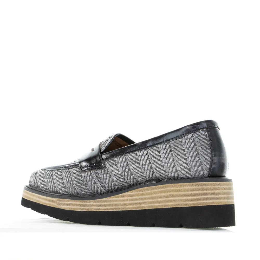 All-around traction BRESLEY PAELLA BLACK MIX