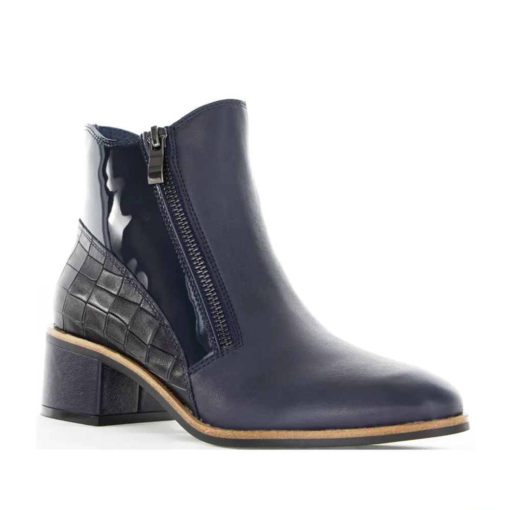 LE SANSA REFINE NAVY Day Hike Outdoor Use