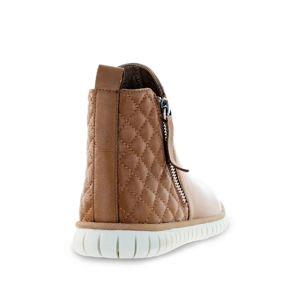 LE SANSA ITALY TAN QUILT Comfortable Step