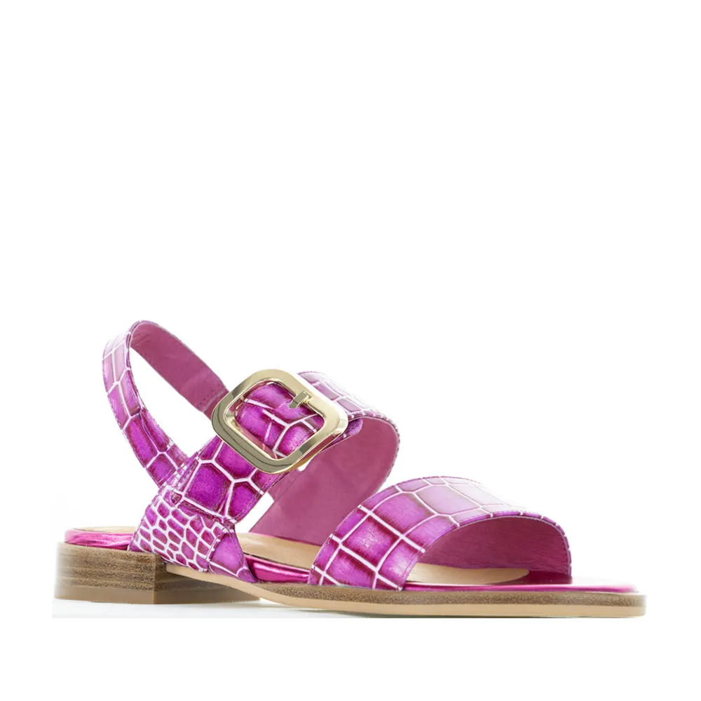 BRESLEY SMITTEN FUXIA CROC Toe room Slip On
