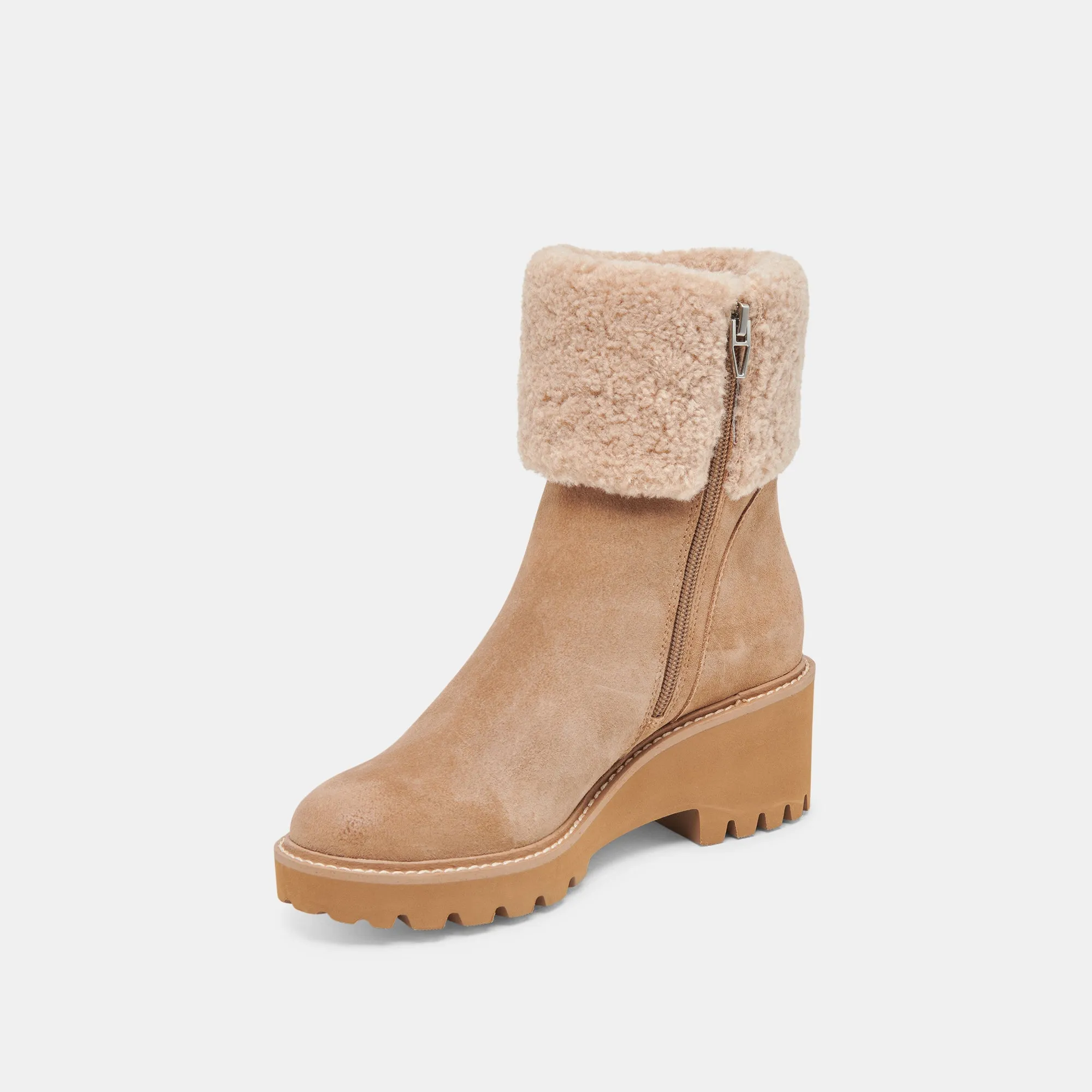 HUG H2O BOOTS MUSHROOM SUEDE Versatile Style