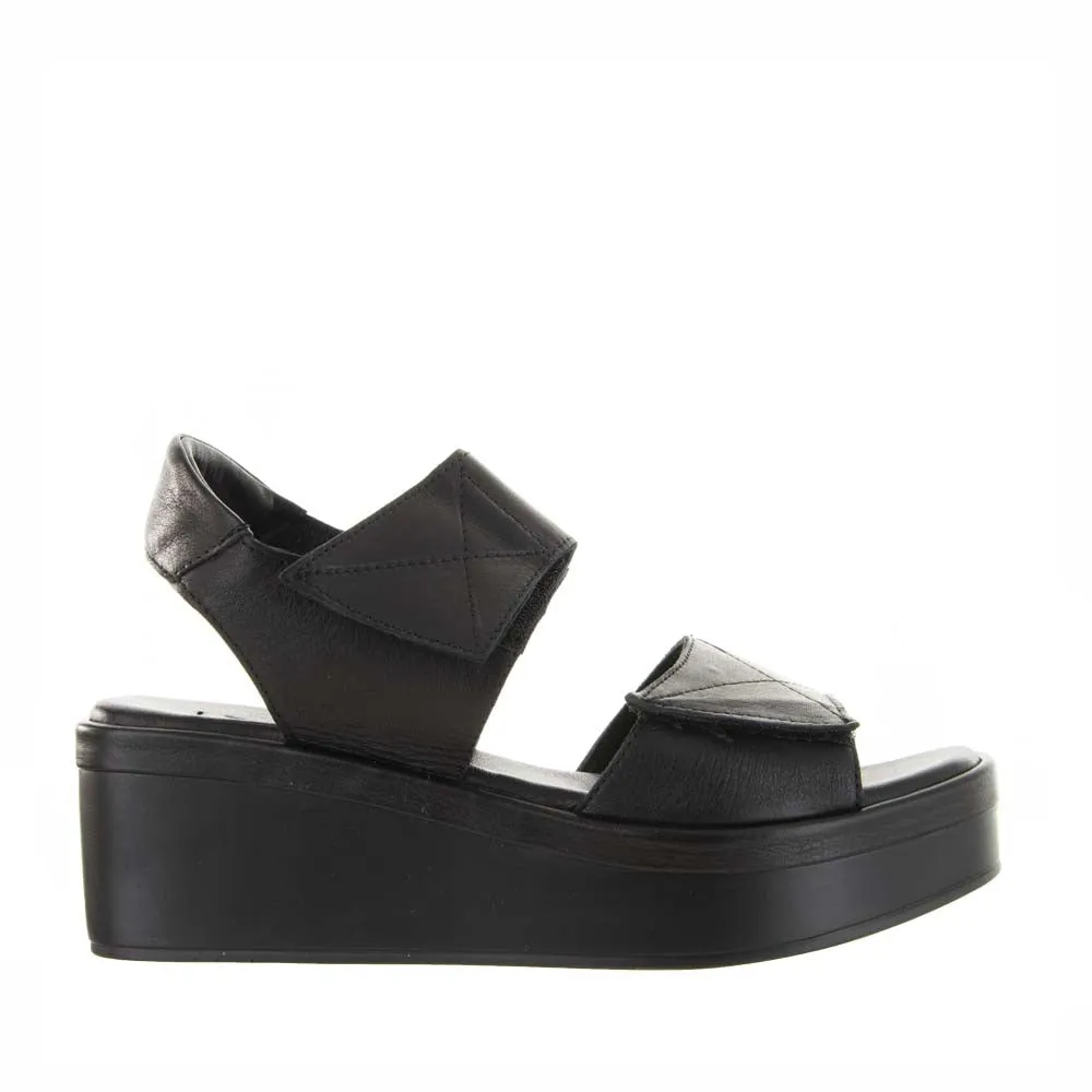 LE SANSA TRISTEN BLACK Hike Light Playful Step