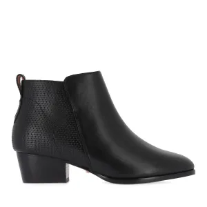 CHARLESTON - BLACK LEATHER concert Contoured Sole