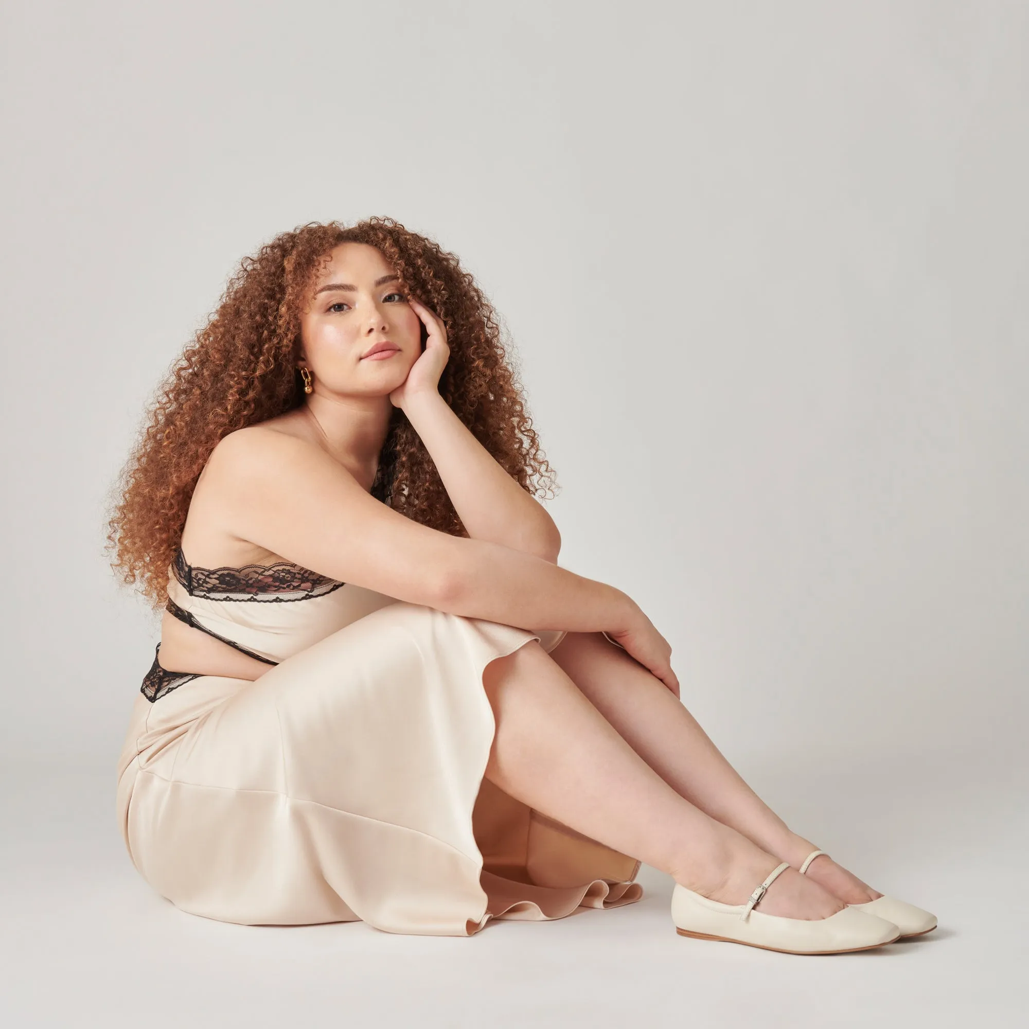 REYES WIDE BALLET FLATS IVORY LEATHER Zip Closure