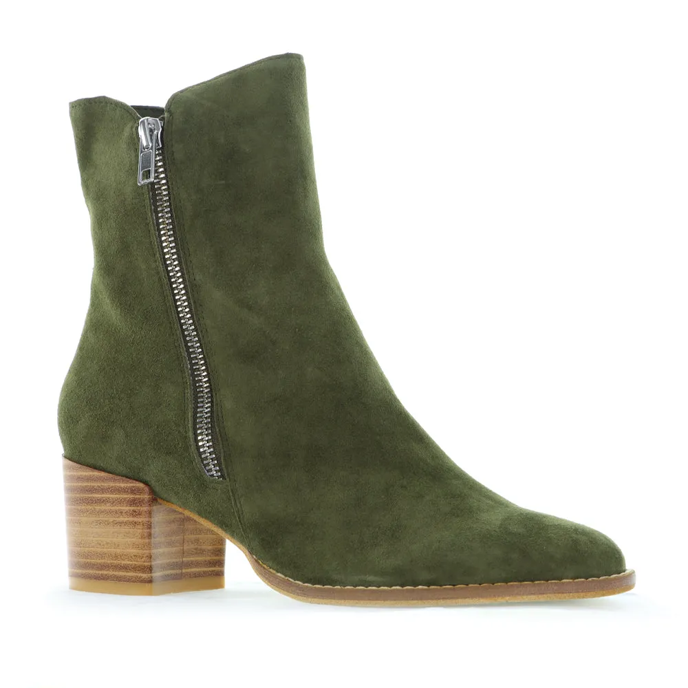 DJANGO & JULIETTE MOCKUP OLIVE SUDE Classic Line