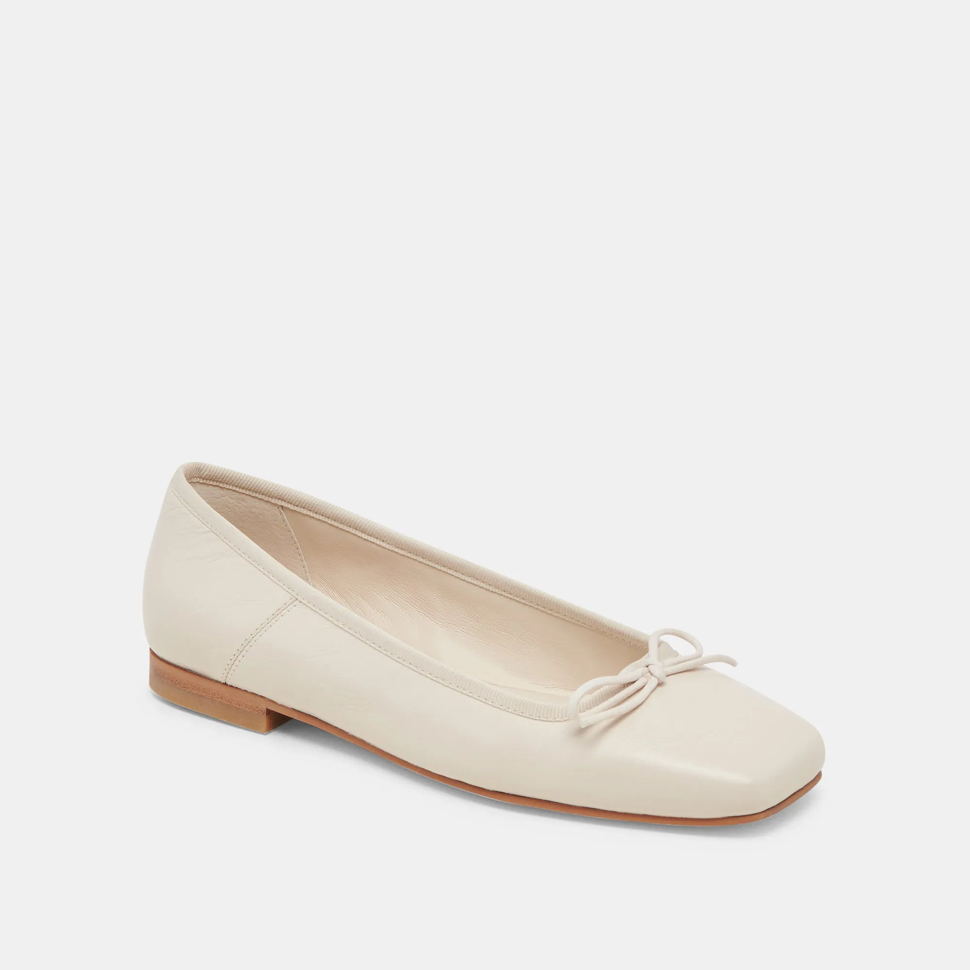 Fund Glow Meadow Walk ANISA BALLET FLATS CREME CRINKLE PATENT