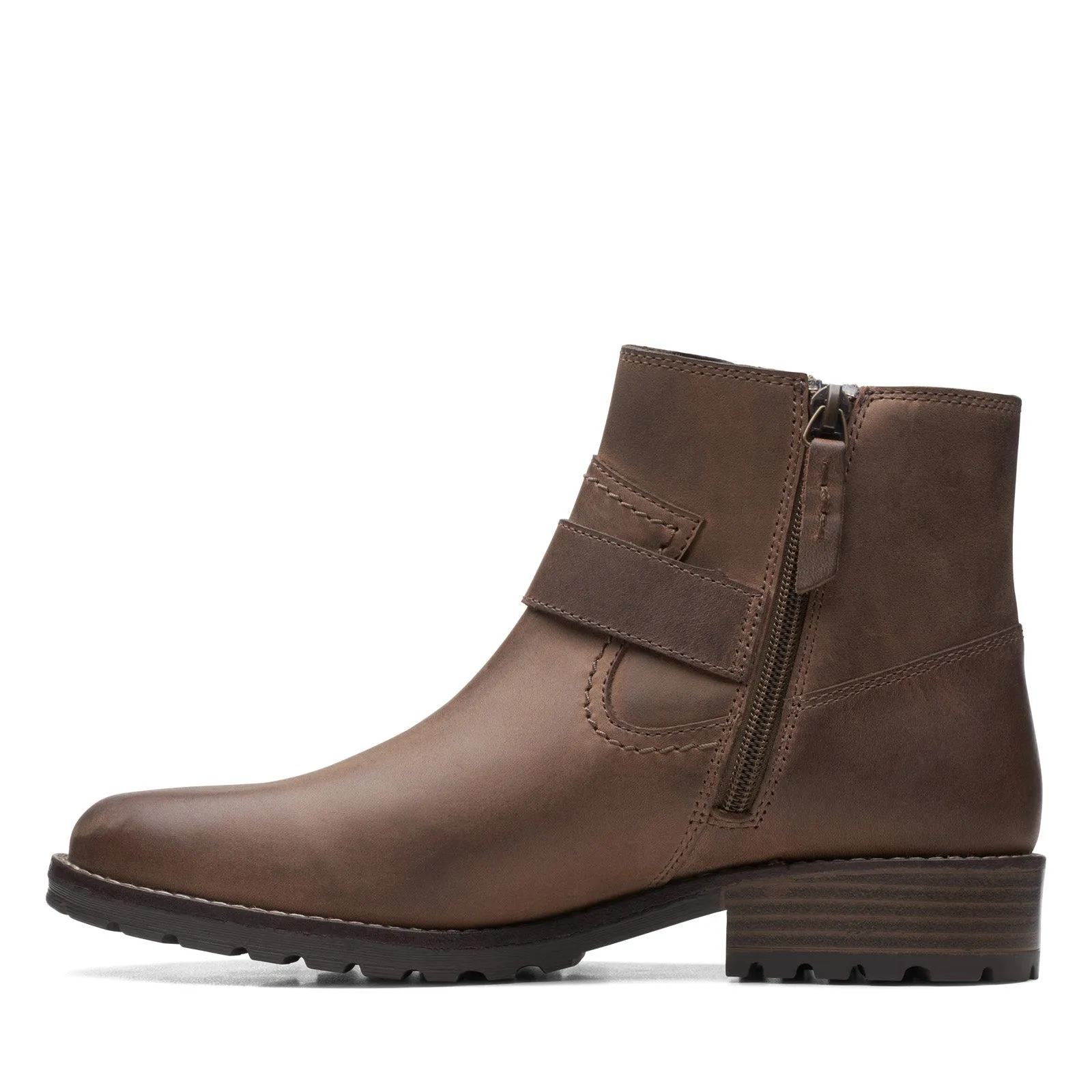Effortless Look Strong Grip Clarks Clarkwell Strap 26167473 Womens Brown Nubuck Casual Dress Boots