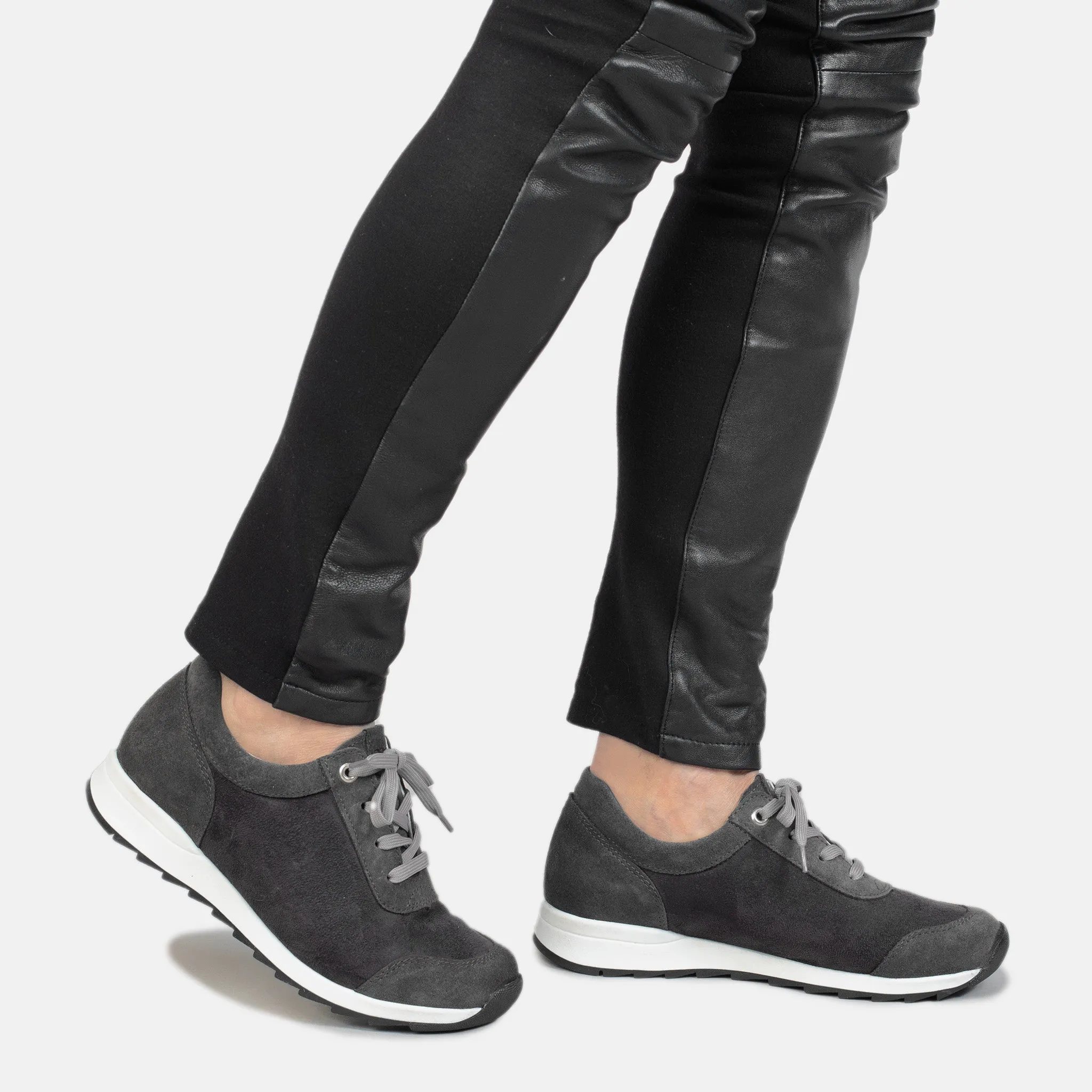 MARUNA Women??s Pomar  stretch sneakers Cushioned traction Outdoor Ready