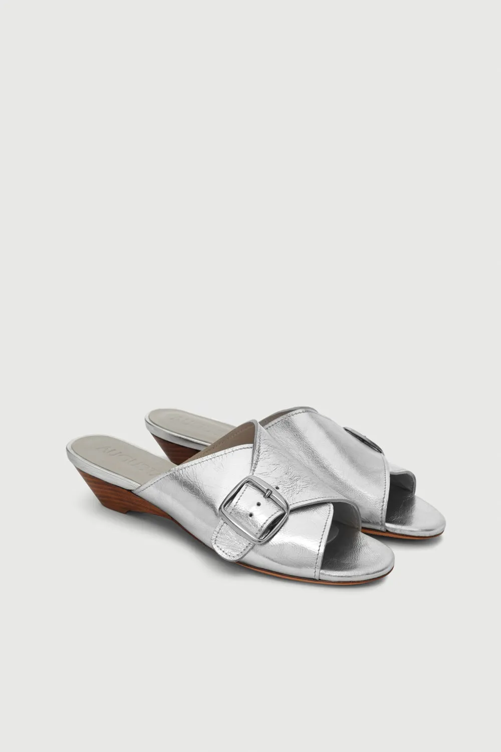 Grace Sandals in Silver Leather Instant Comfort Light Design