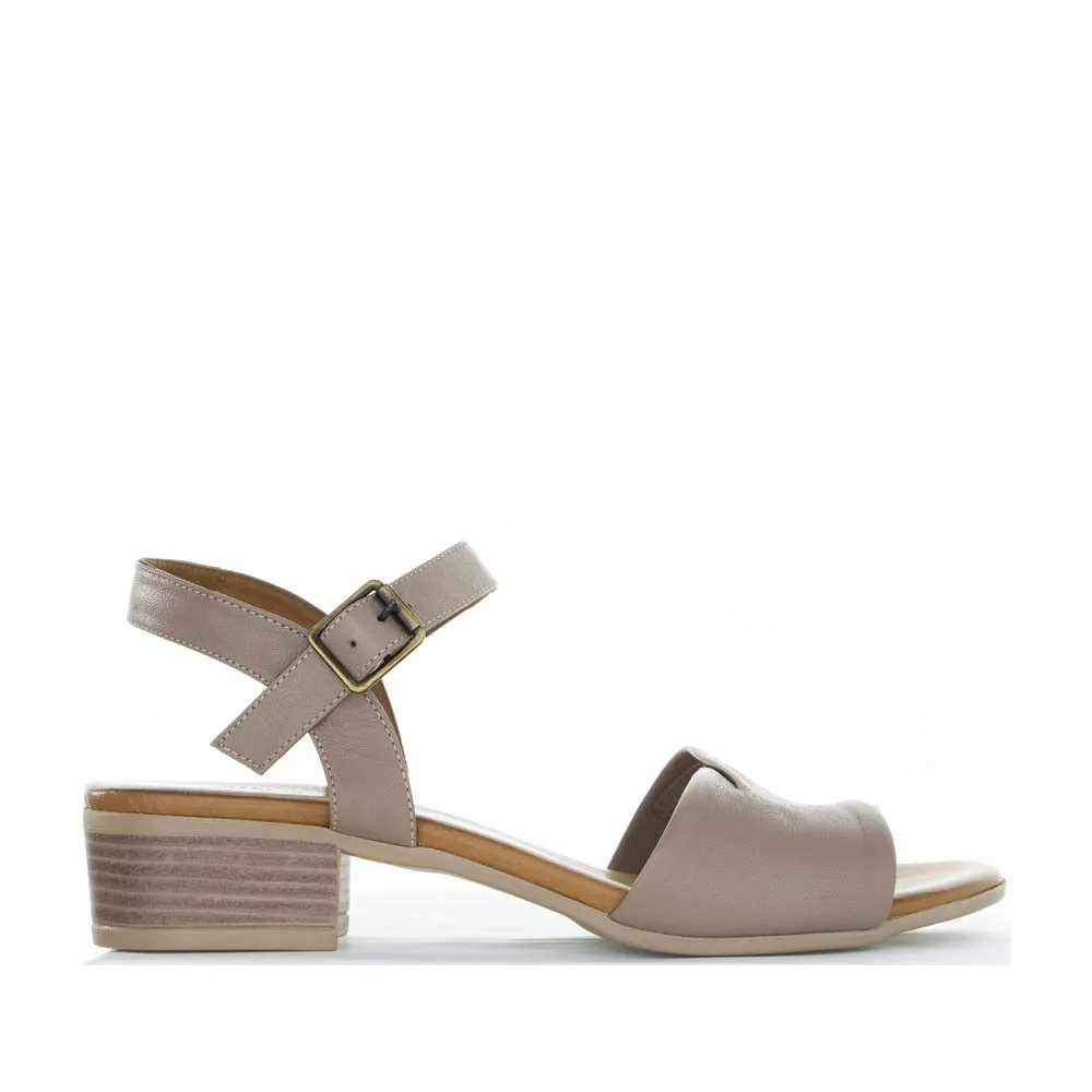 LE SANSA DELTA HAT Activewear Beach Footwear