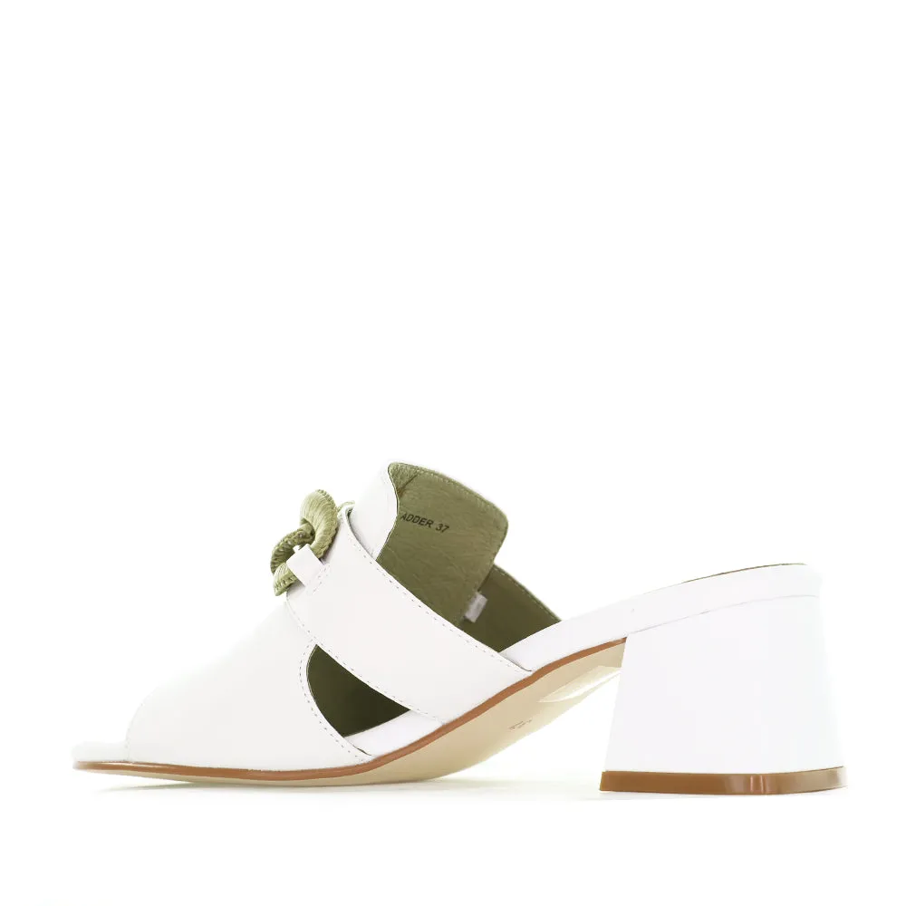 BRESLEY ADDER WHITE Snug Flexible stability
