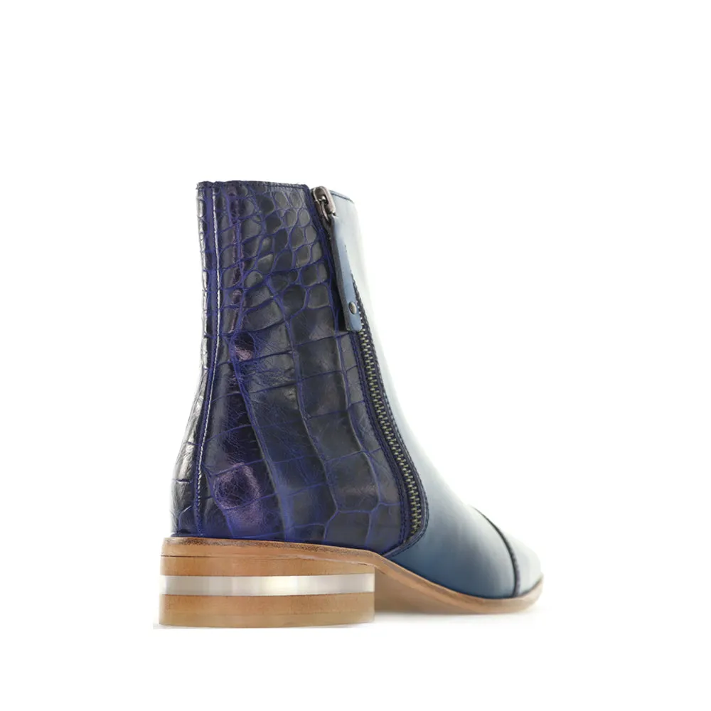 Flattering Fit LE SANSA MERA NAVY CROC