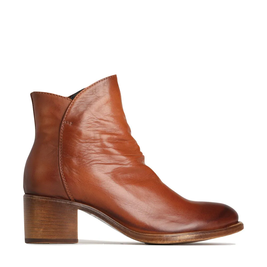 ROBBI Refined chic