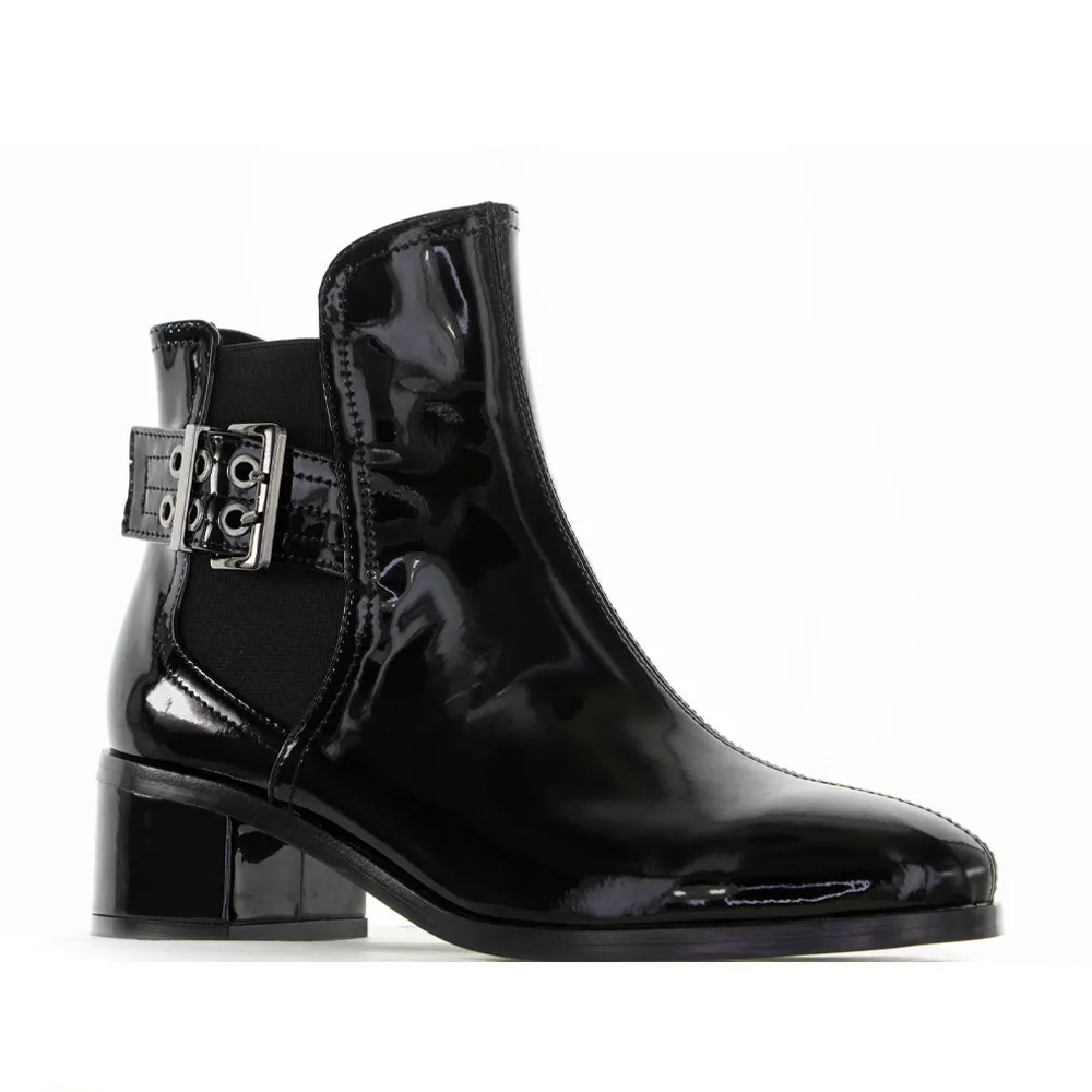 LE SANSA ROMY BLACK PATENT Trendy Vibe