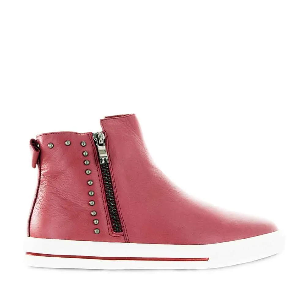 Subtle design LE SANSA INA BORDO