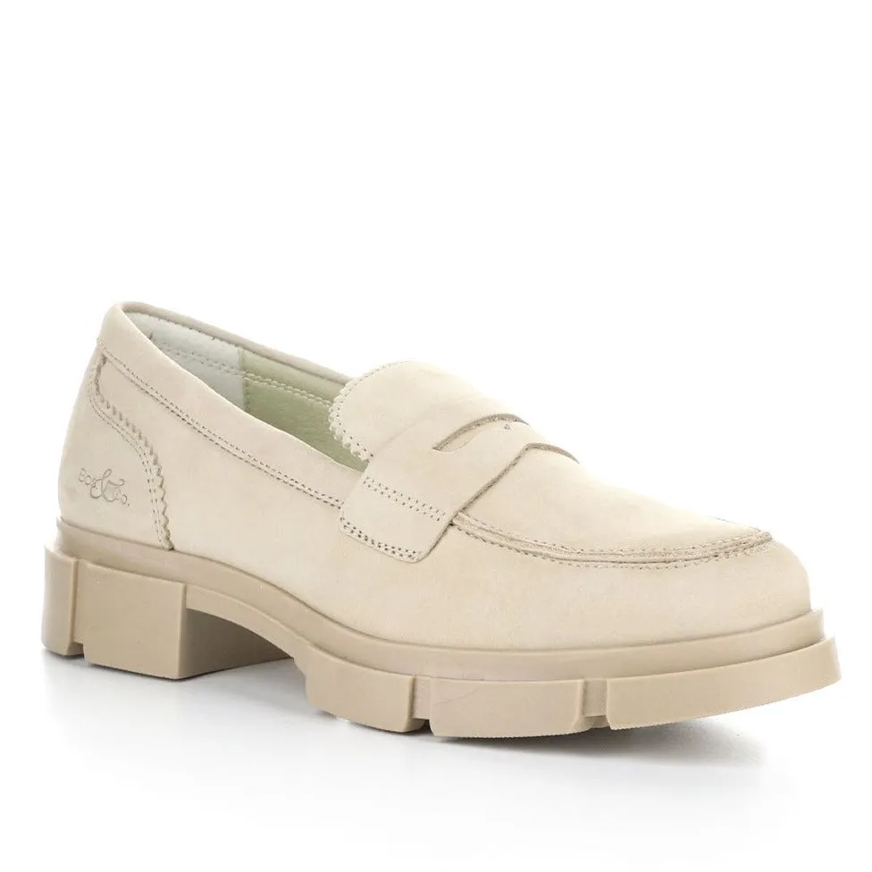 Curve Hug Queen Touch Lawn Loafer