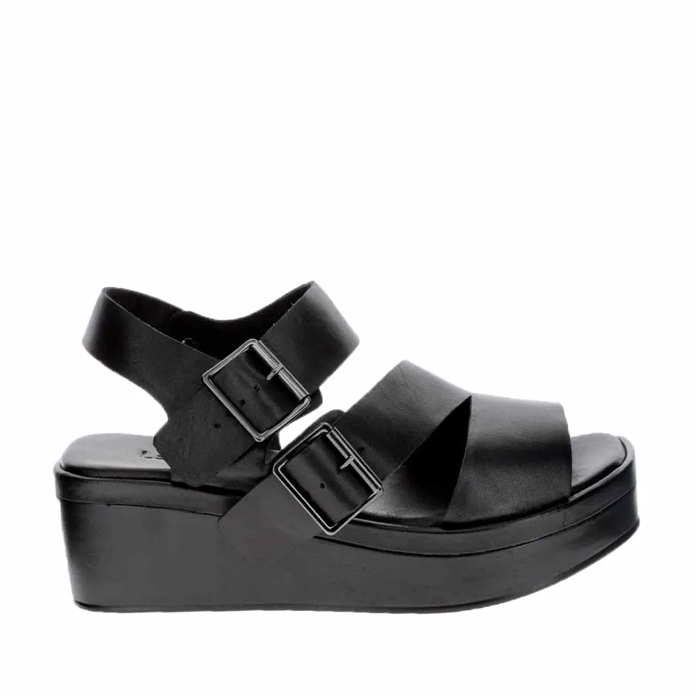Street Essentials Everyday Outdoor Shoes LE SANSA TRI BLACK