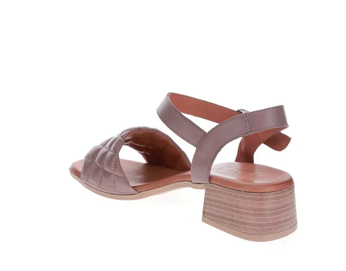 Easy Slip-On Resort Look Le sansa Lincoln Hat