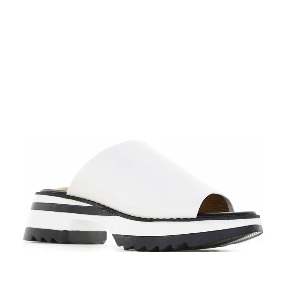 ALFIE & EVIE LOOP WHITE Easy Comfort Comfy Style