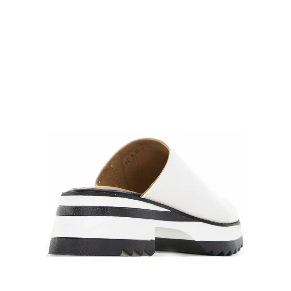 ALFIE & EVIE LOOP WHITE Relaxed Slip