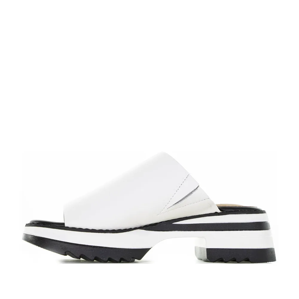 ALFIE & EVIE LOOP WHITE Holiday Sandals