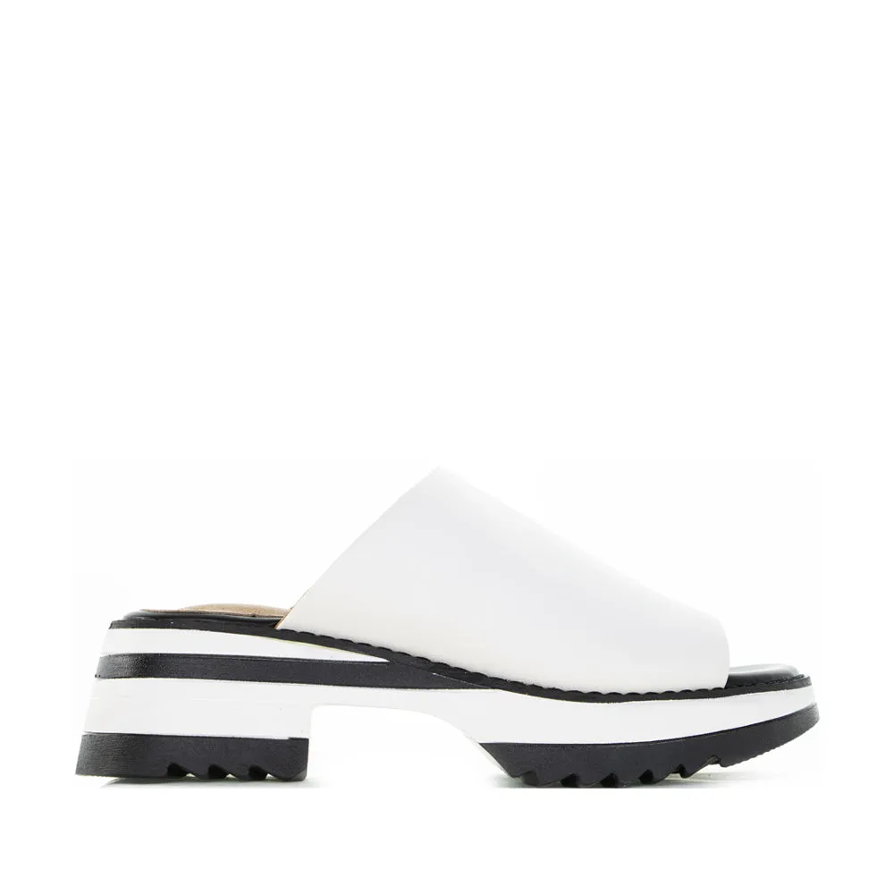 Foot Friendly Chill Walk Shoes ALFIE & EVIE LOOP WHITE