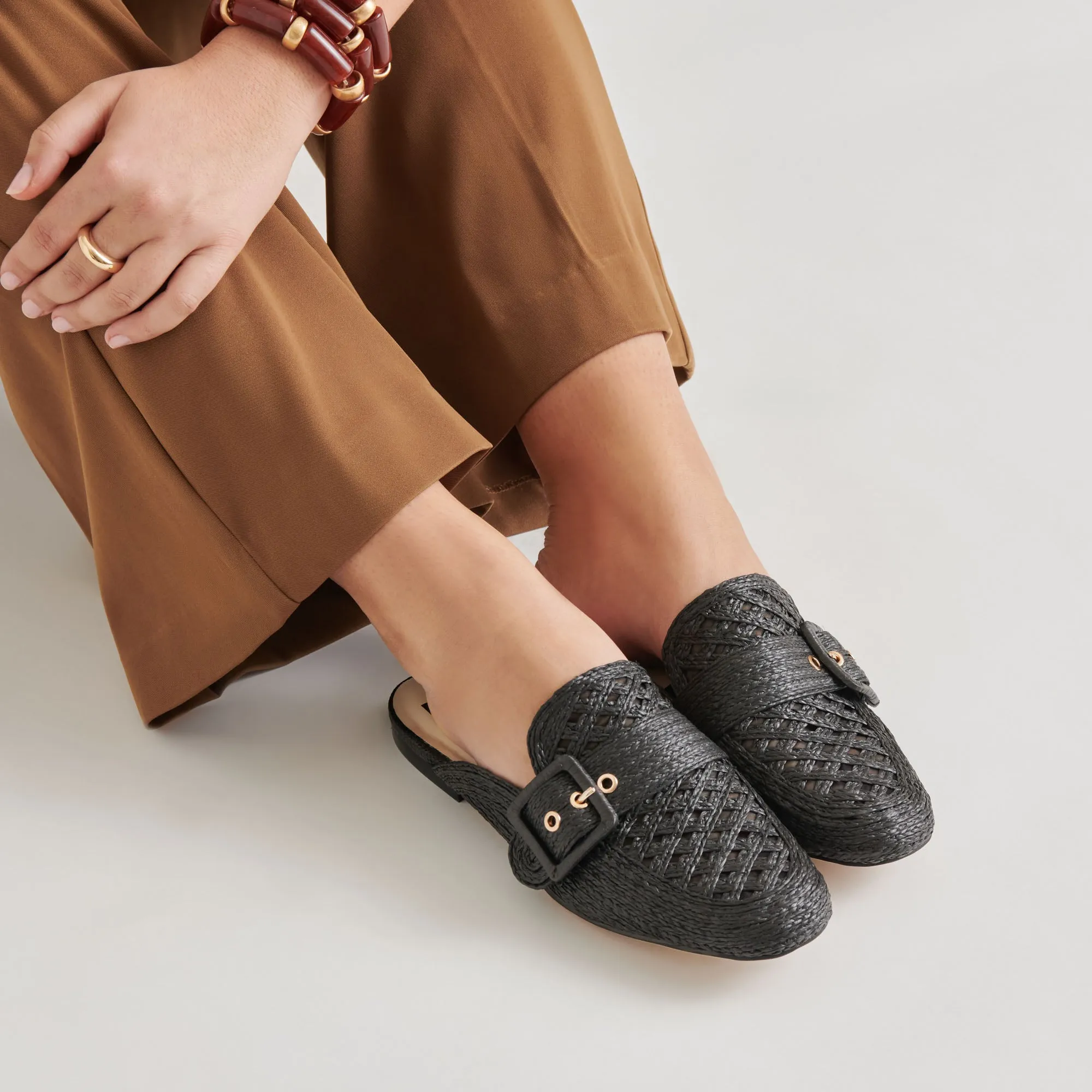 SIANNA FLATS BLACK RAFFIA Wellness Glow City Ready Shoes