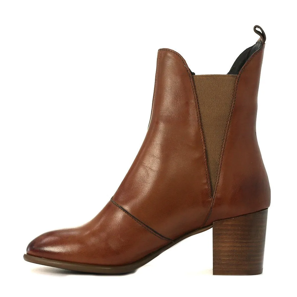 Soft Interior EOS Pollis Brandy
