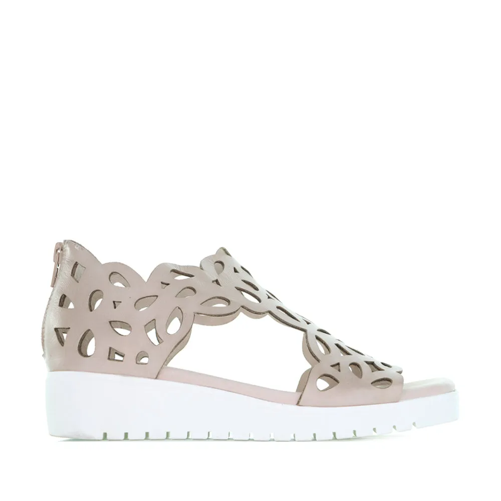 DJANGO & JULIETTE JELODYS CAFE Laidback Look Cloud Feel