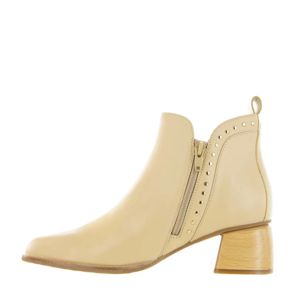 BRESLEY PANACHE CAMEL cross - trainers - specific features