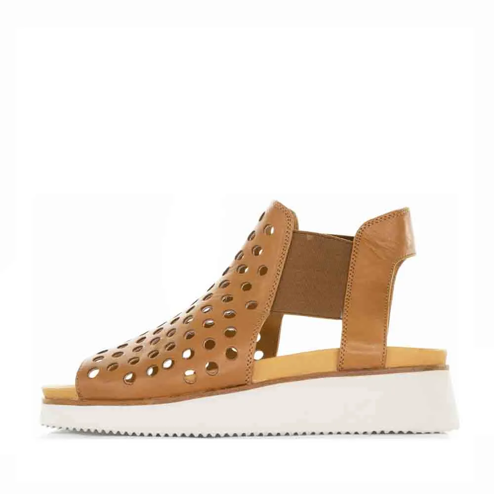 Light cushion BRESLEY PRANCE BRANDY