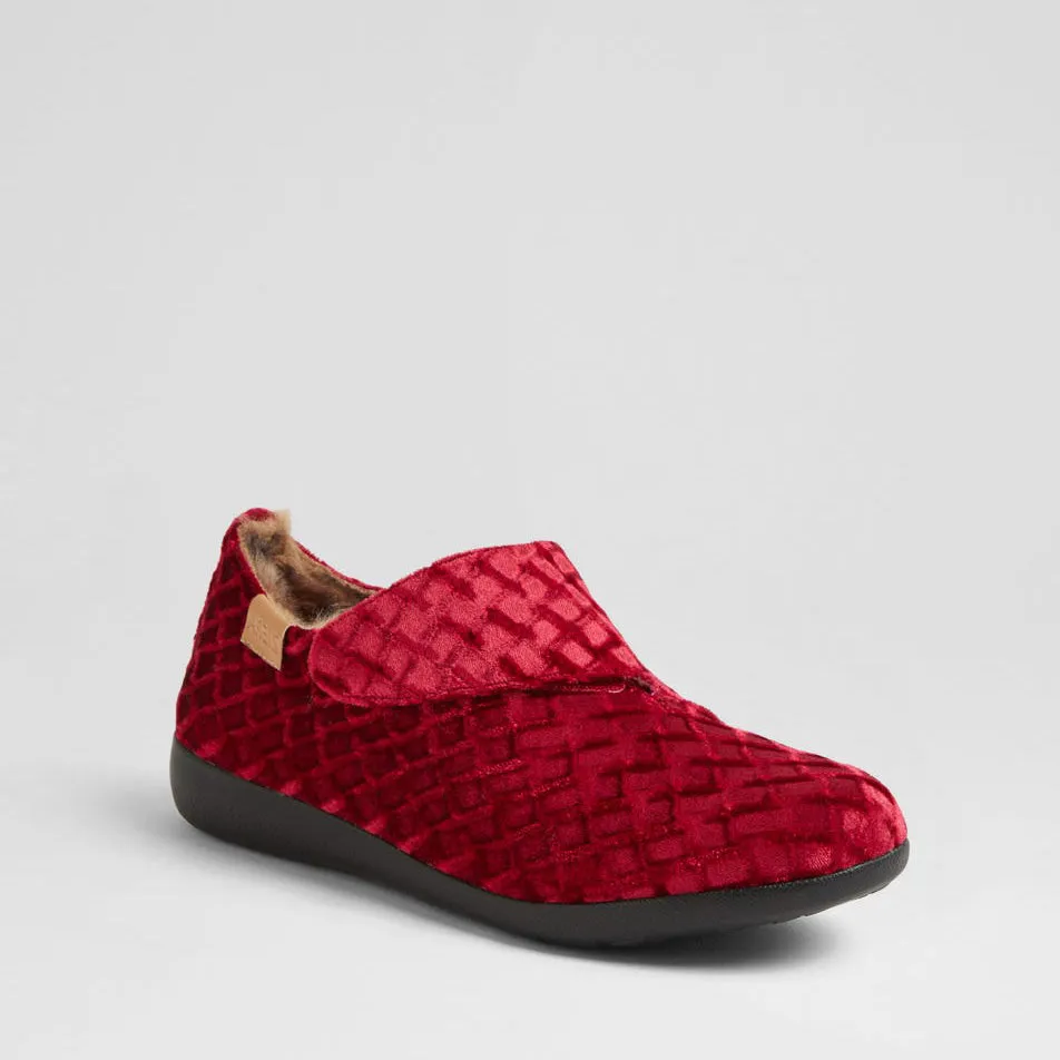 ZIERA FLISS RED EMBOSS Slip On Easy Walk Light