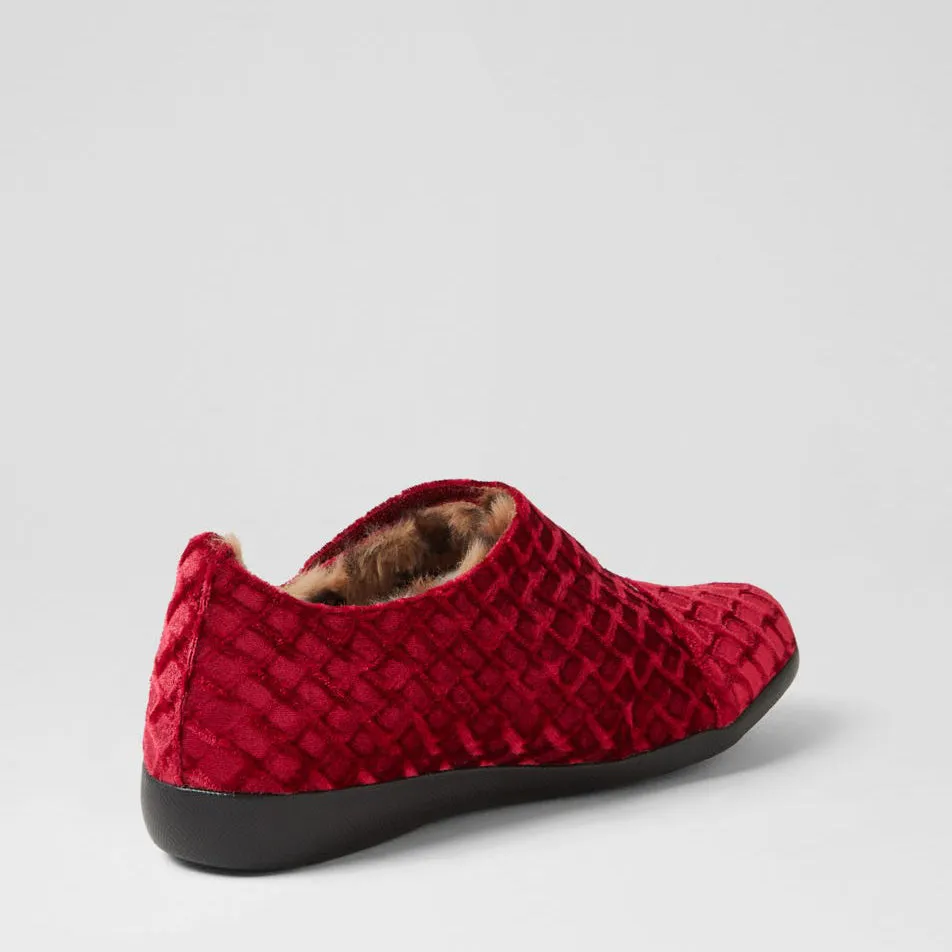 Low Maintenance Instant Fit Shoes ZIERA FLISS RED EMBOSS