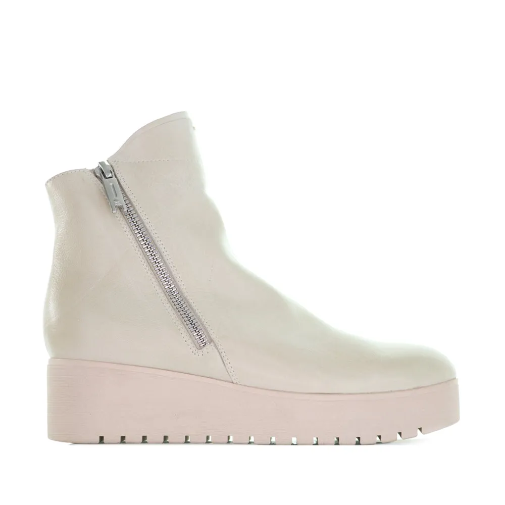 DJANGO & JULIETTE KADEN ALMOND Comfortable Feel