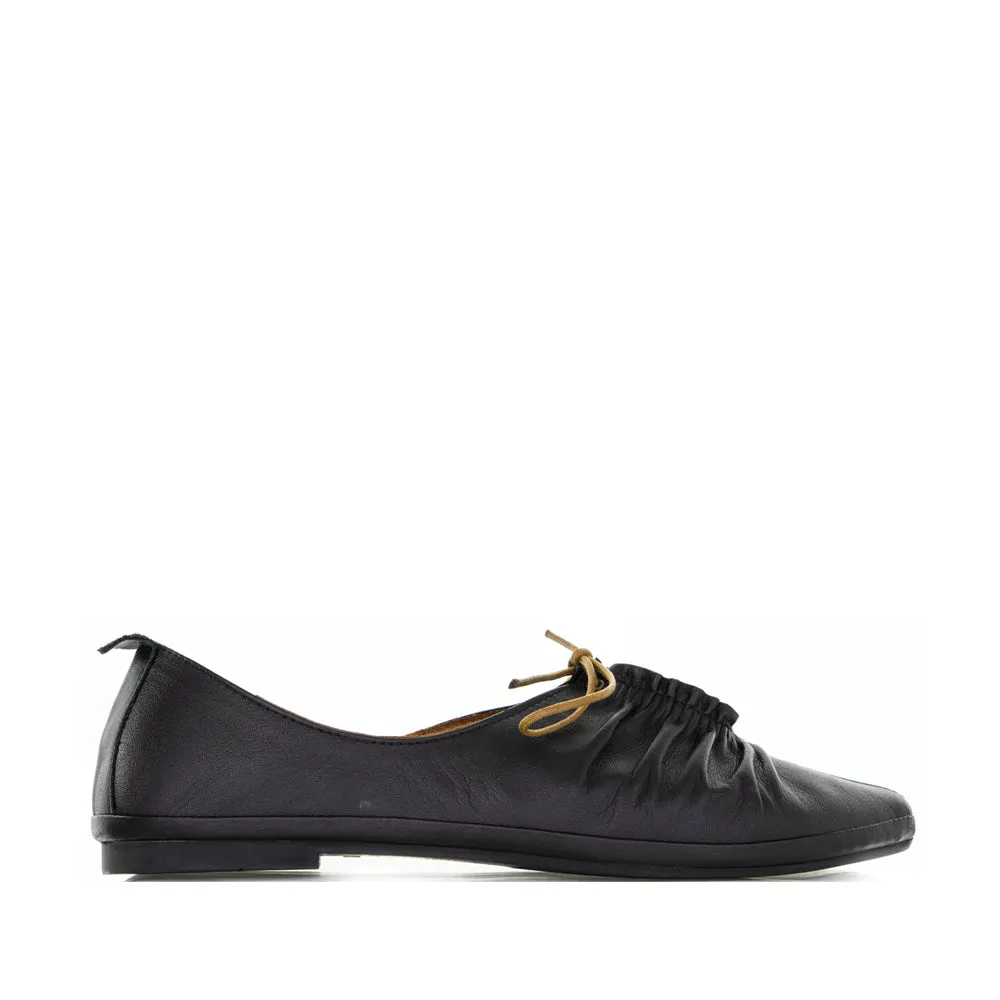 Leaf Fall Pastel Love LE SANSA SESTO BLACK