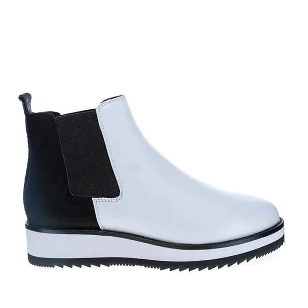 LE SANSA STING WHITE BLACK PONY Quick Fit