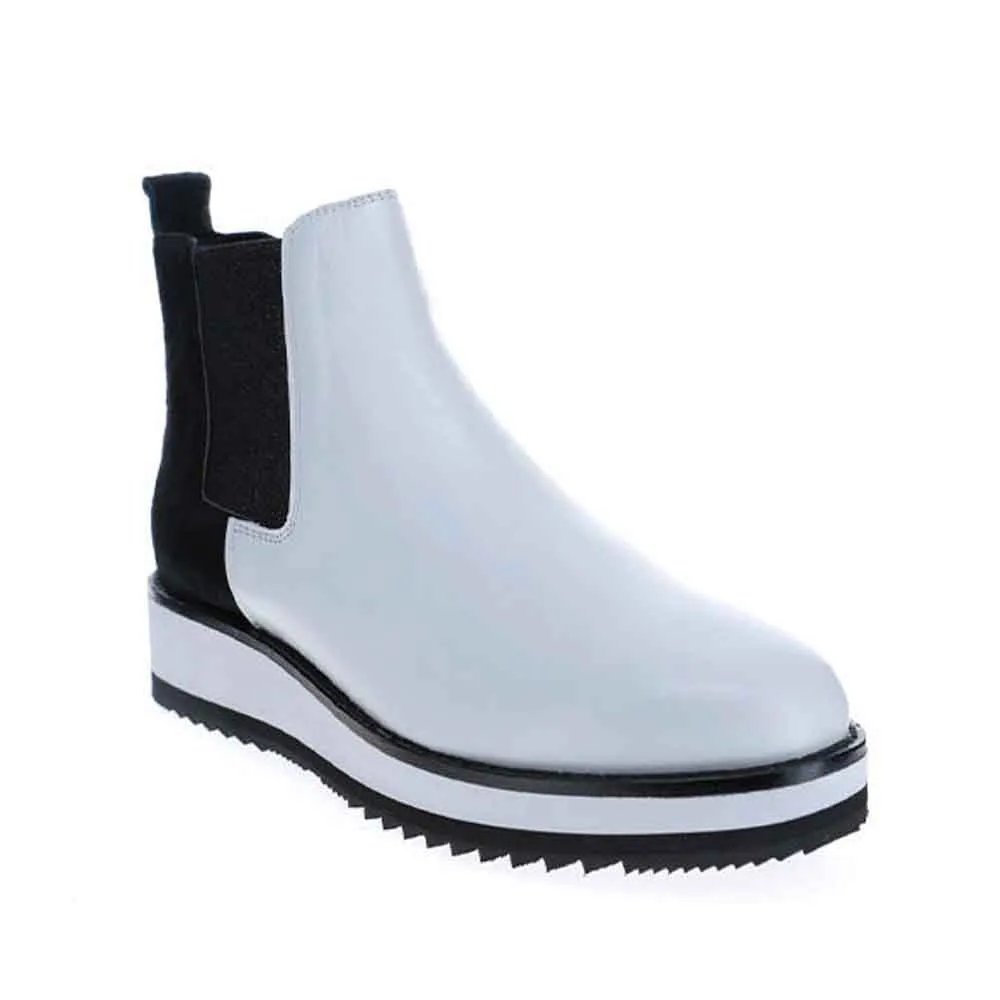 Cool Seasons LE SANSA STING WHITE BLACK PONY