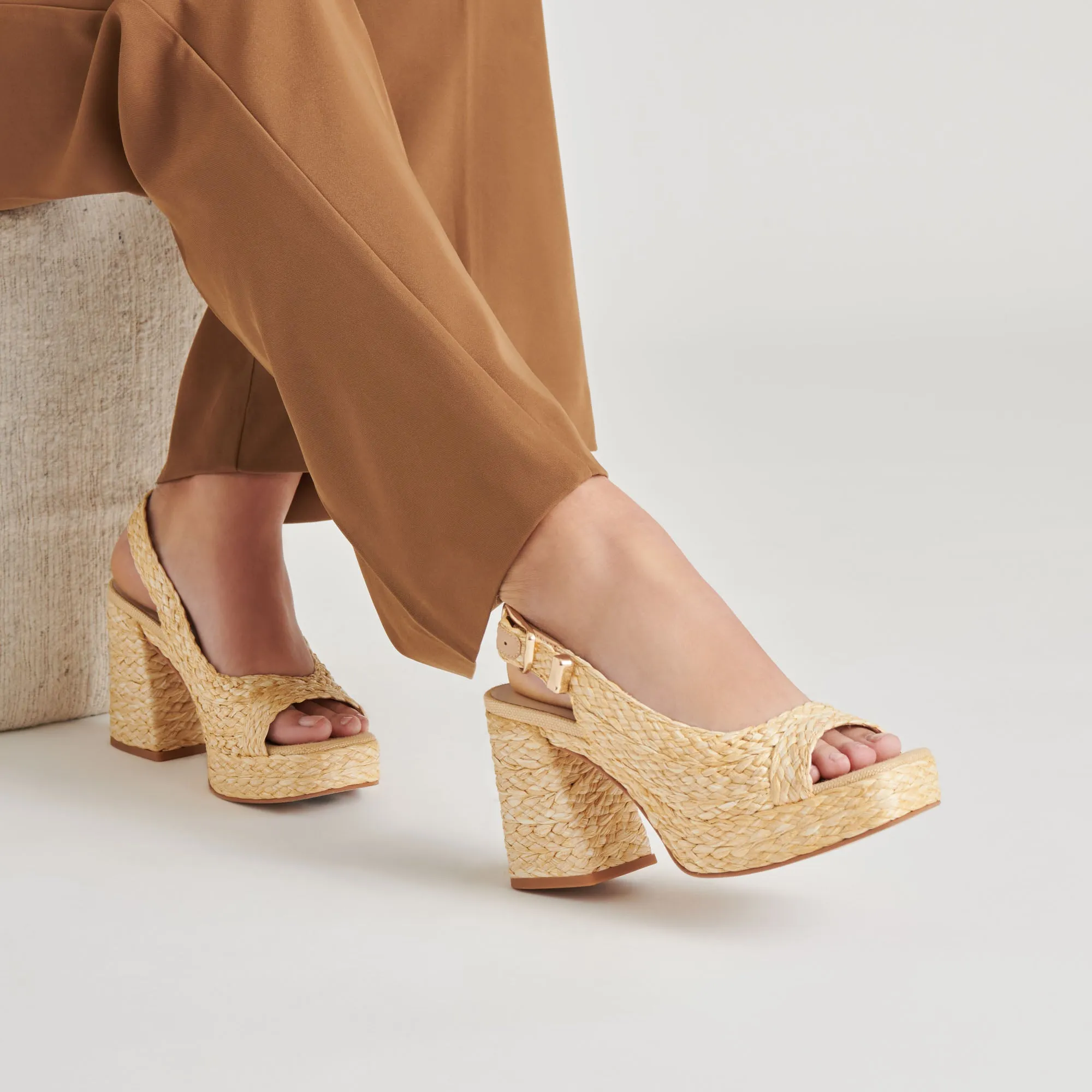 FLORES HEELS NATURAL RAFFIA High Top Style