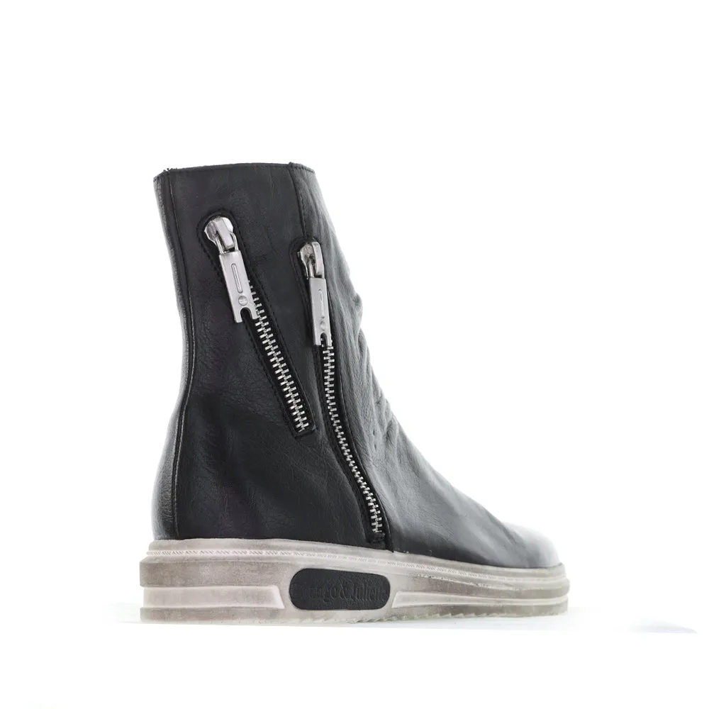 Sleek Fit DJANGO & JULIETTE JAMILA BLACK WHITE