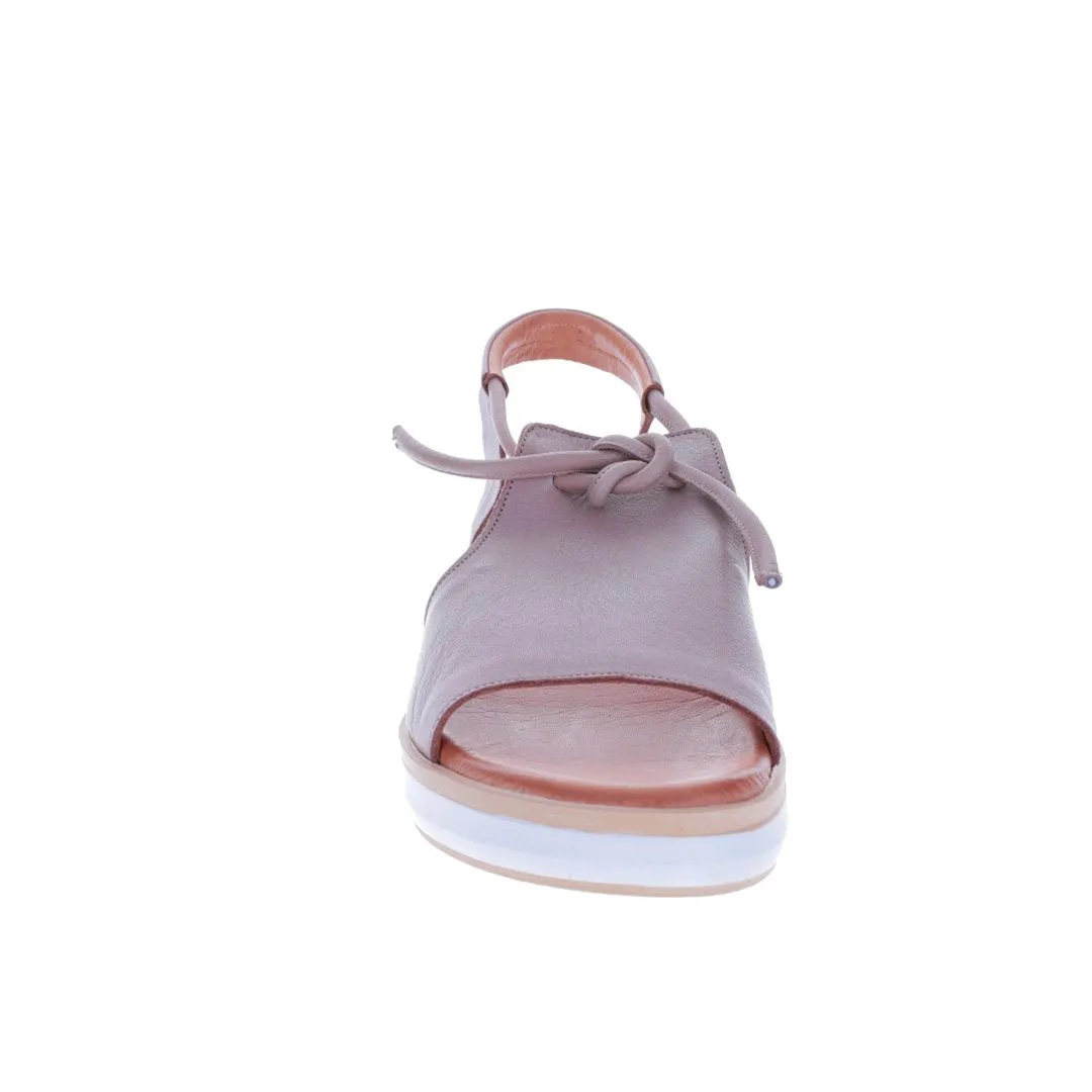 Walk Out LE SANSA HIDE HAT