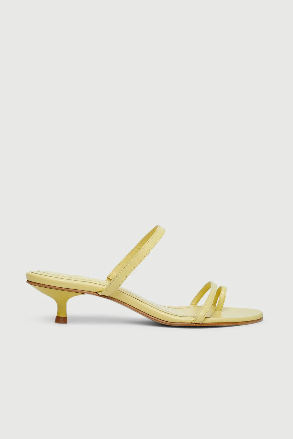 Social Walk Daily Ease Daisy Sandals in Vanilla Leather