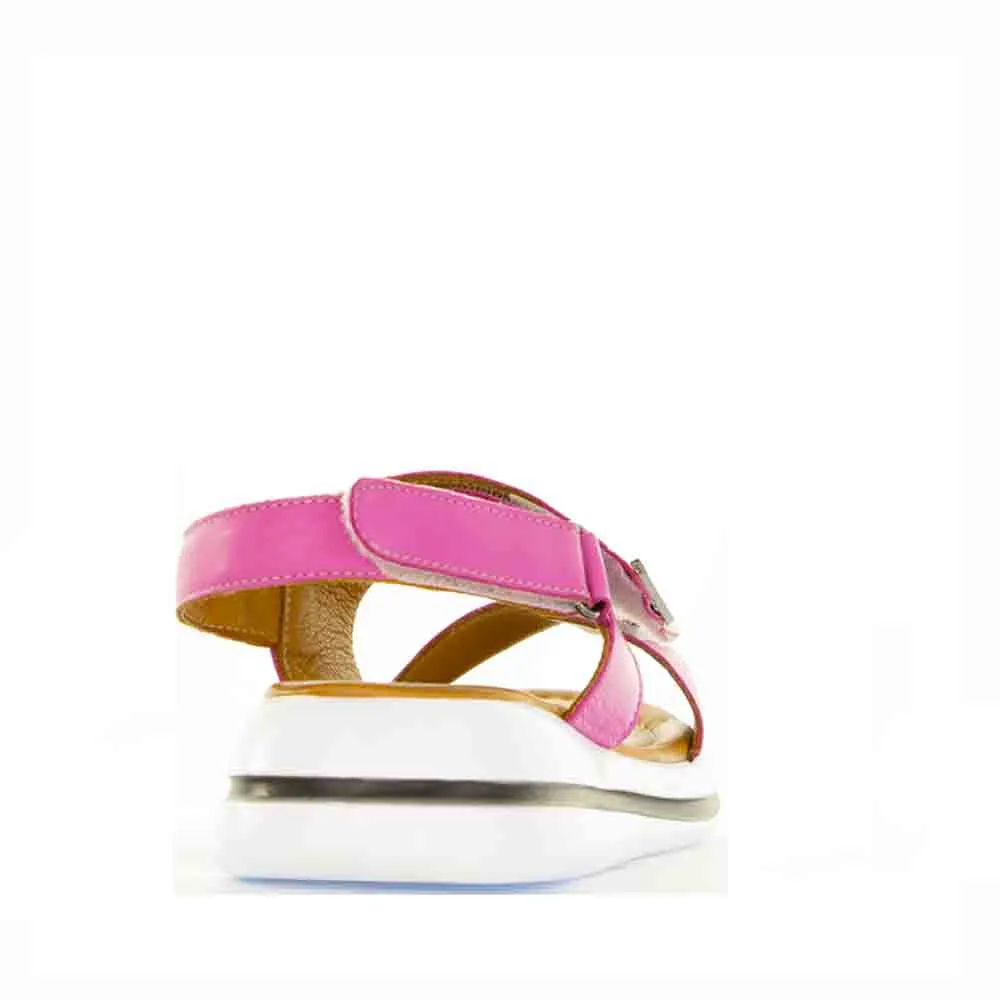 LE SANSA SIMA HOT PINK Comfortable Hiking Shoes