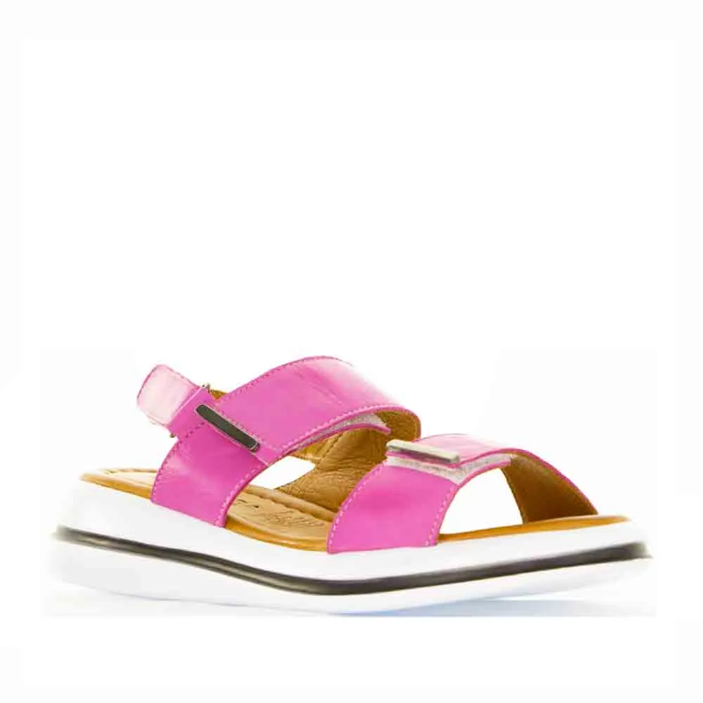 LE SANSA SIMA HOT PINK Comfortable Footwear For Outdoors