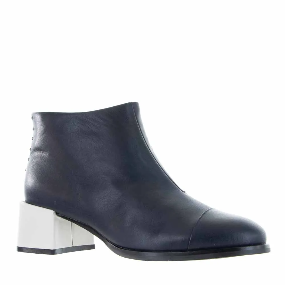 BERSLEY AXONE NAVY Daily Utility