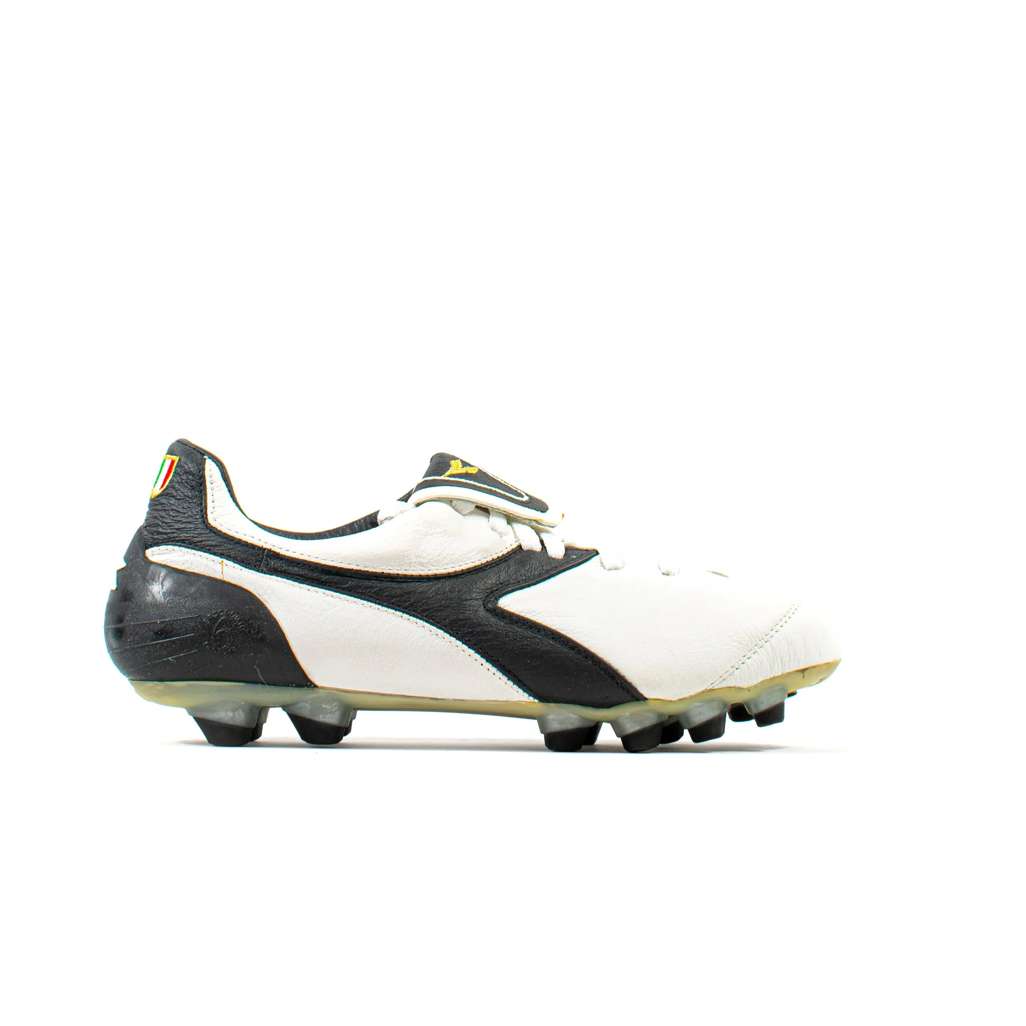 students' preferences Superior shock absorption Diadora Brasil Axeler MDPUAX K White FG